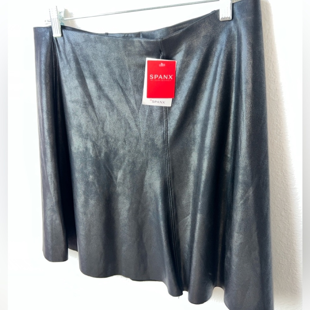 NWT Spanx Womens Black Faux Leather Flouncy Skater Mini Skirt Flared Size L - Picture 4 of 12